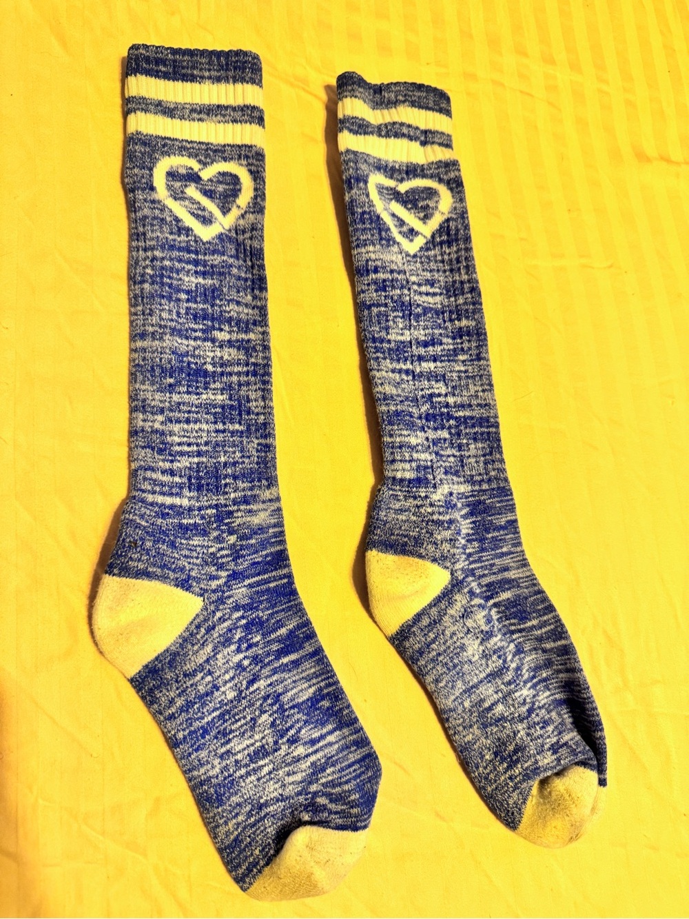 Aeropostale Blue Marled Knee-High Socks with Cream Heart